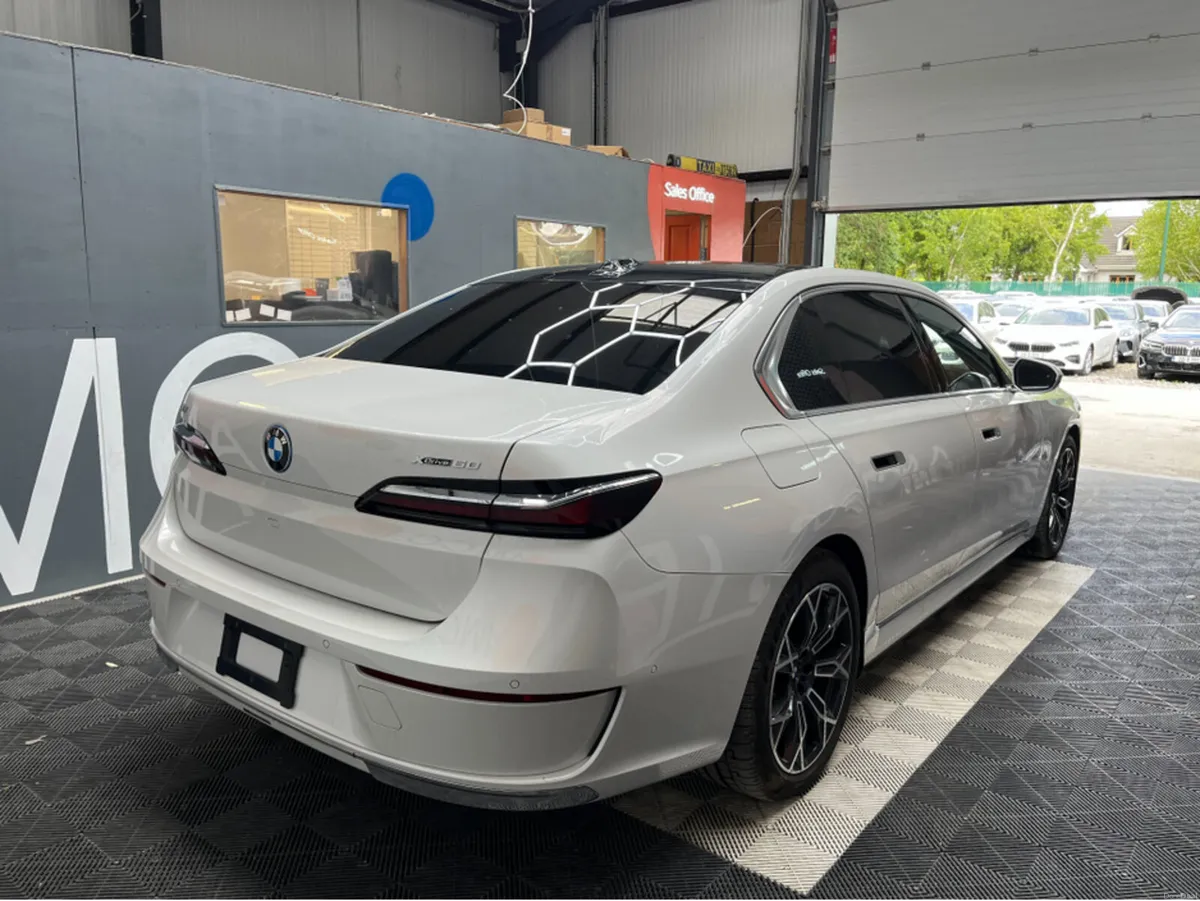BMW i7 2024 BMW I7 XDRIVE60 EXCELLENCE AUTOMATIC / - Image 2