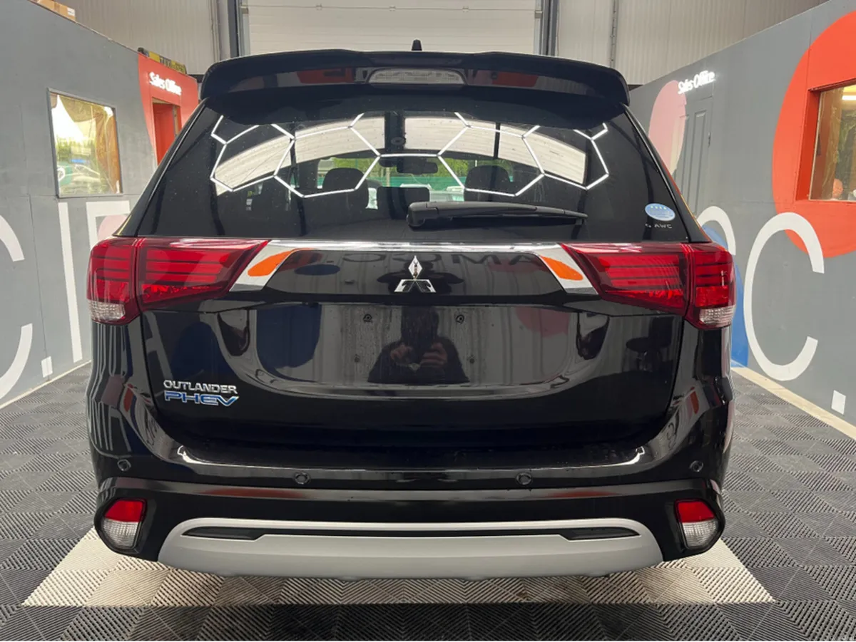 Mitsubishi Outlander 2019 MITSUBISHI OUTLANDER G P - Image 3