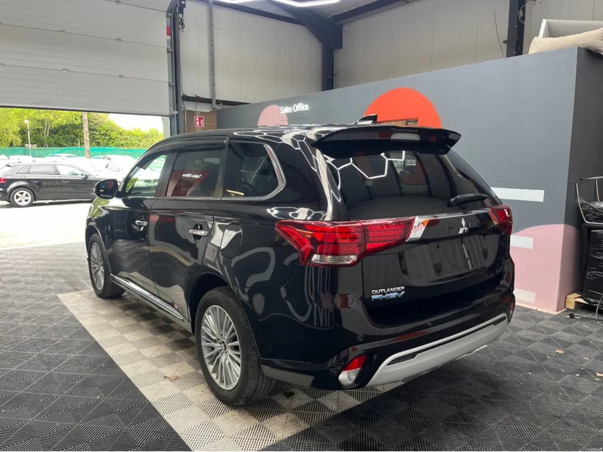 Mitsubishi Outlander 2019 MITSUBISHI OUTLANDER G P - Image 4
