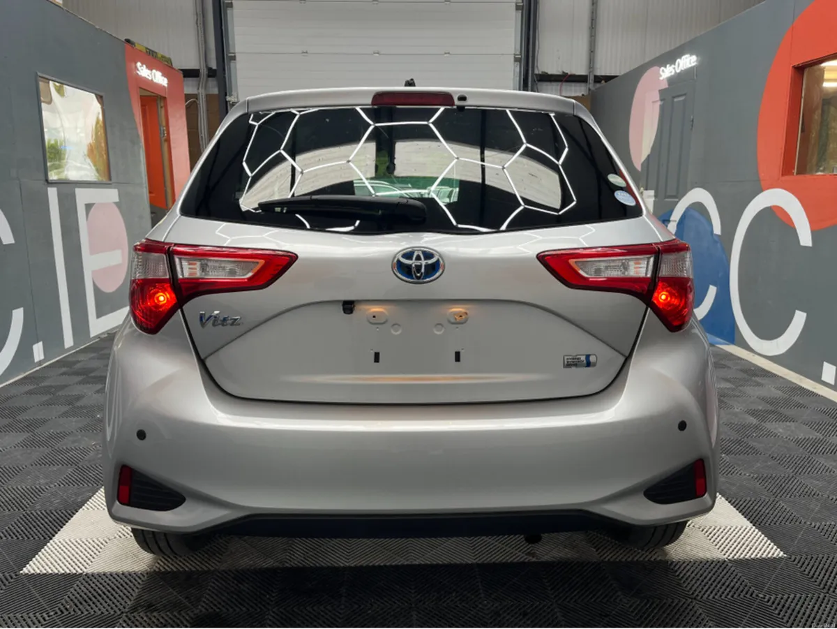 Toyota Vitz 2018 TOYOTA VITZ HYBRID F 1.5 AUTOMATI - Image 3