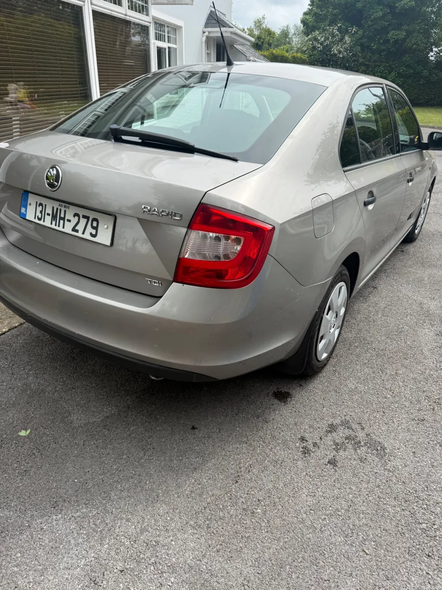 Skoda Rapid 2013 - Image 4