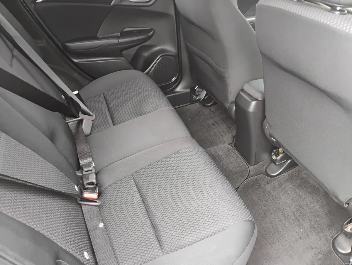 HONDA FIT AUTOMATIC - Image 5