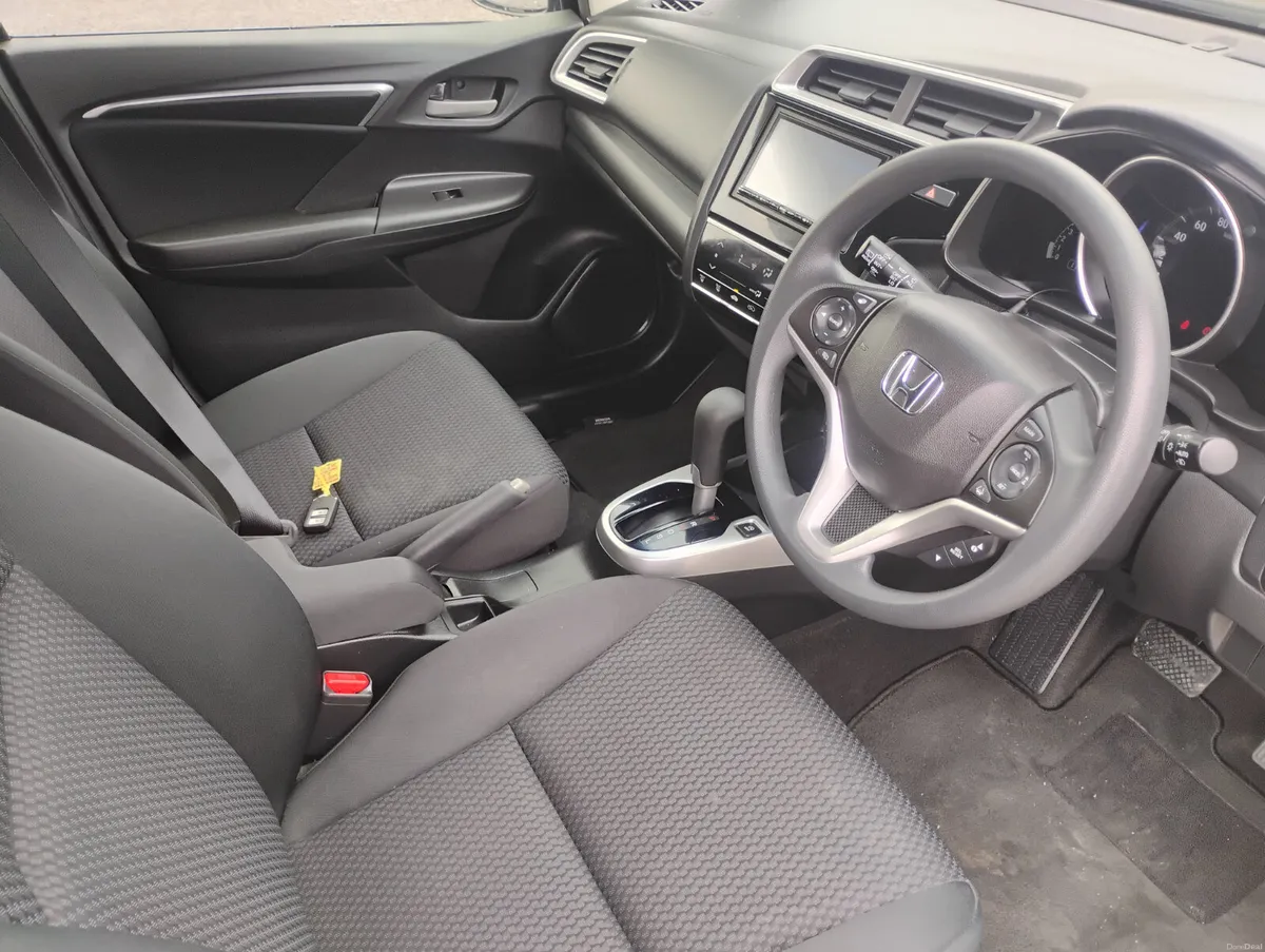 HONDA FIT AUTOMATIC - Image 6