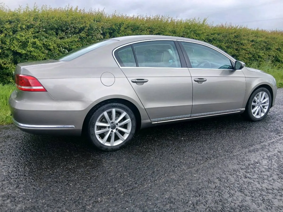 142 VOLKSWAGEN PASSAT 2.0 TDI EXECUTIVE - Image 4