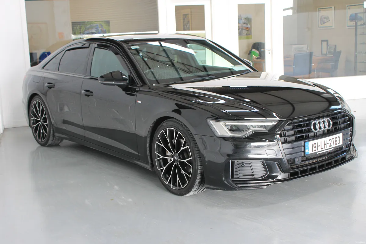 Audi A6 2019, S-Line Black Edition Brilliant Black - Image 4