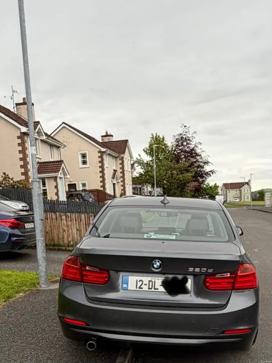 BMW 3-Series 2012 - Image 3