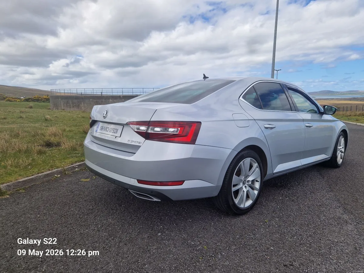 Skoda Superb 2019 - Image 2