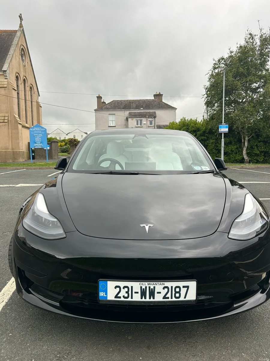 Tesla Model 3 - Image 2