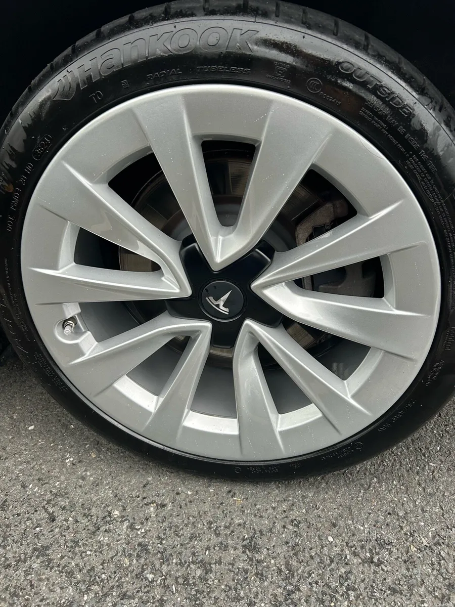 Tesla Model 3 - Image 4