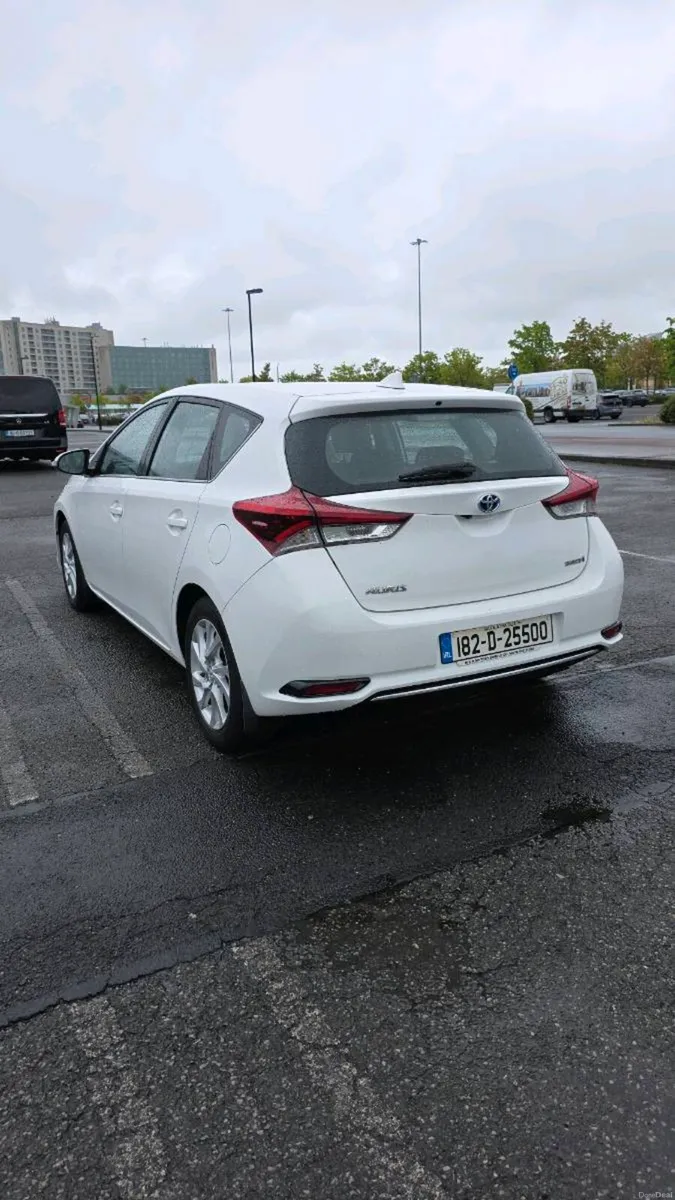 Toyota Auris Hybrid 1.8. 2018 - Image 3