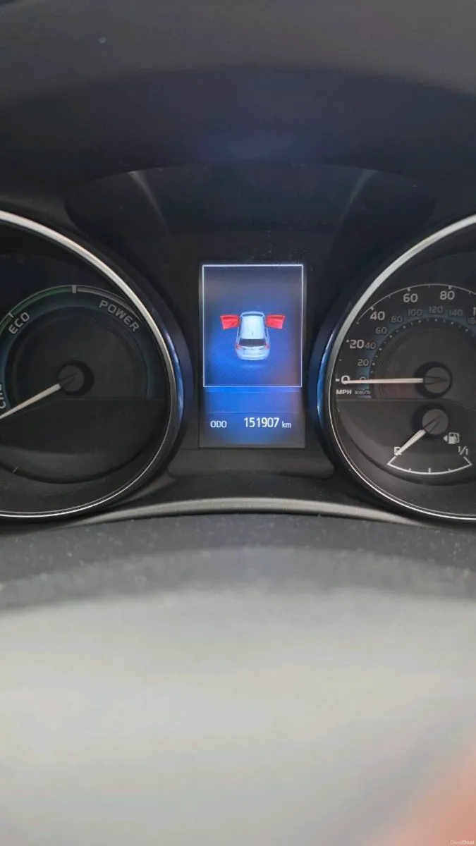 Toyota Auris Hybrid 1.8. 2018 - Image 6
