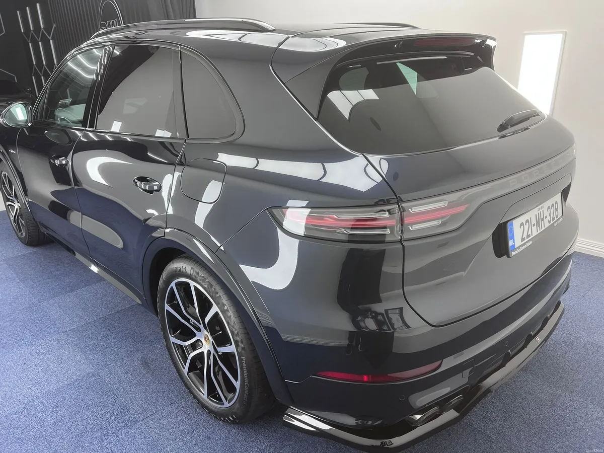 2022 Porshe cayenne 3.0 petrol hybrid 460bhp - Image 3