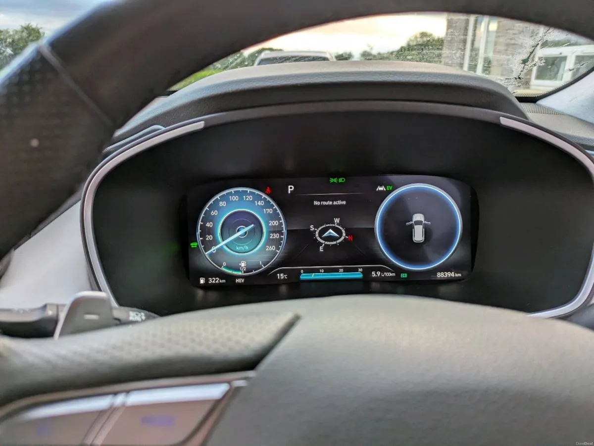 Hyundai Santa Fe Phev - Image 2