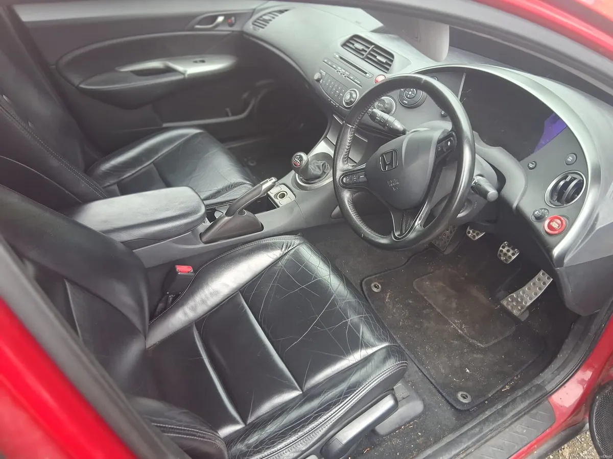 2011 Honda Civic 1.8 petrol Top spec!!! - Image 4