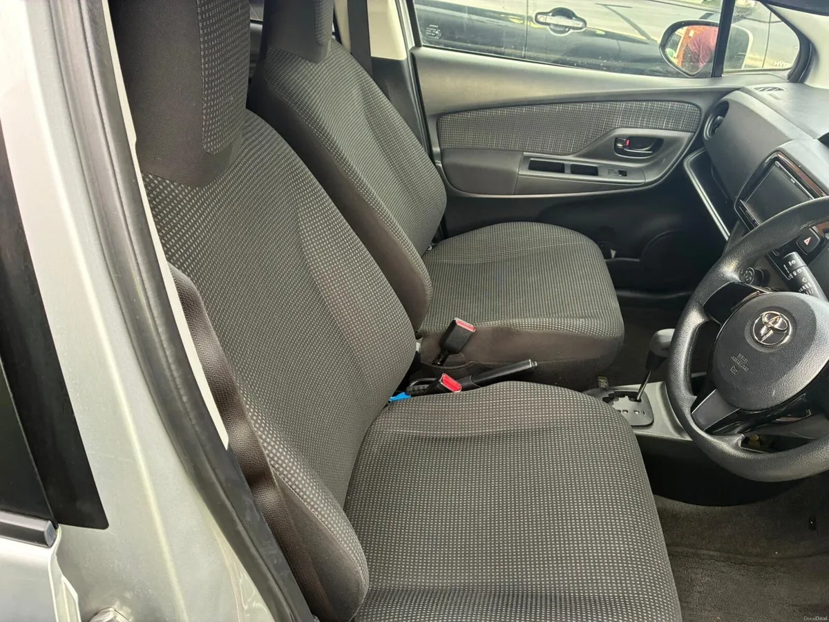 Toyota Vitz 2019 - Image 6