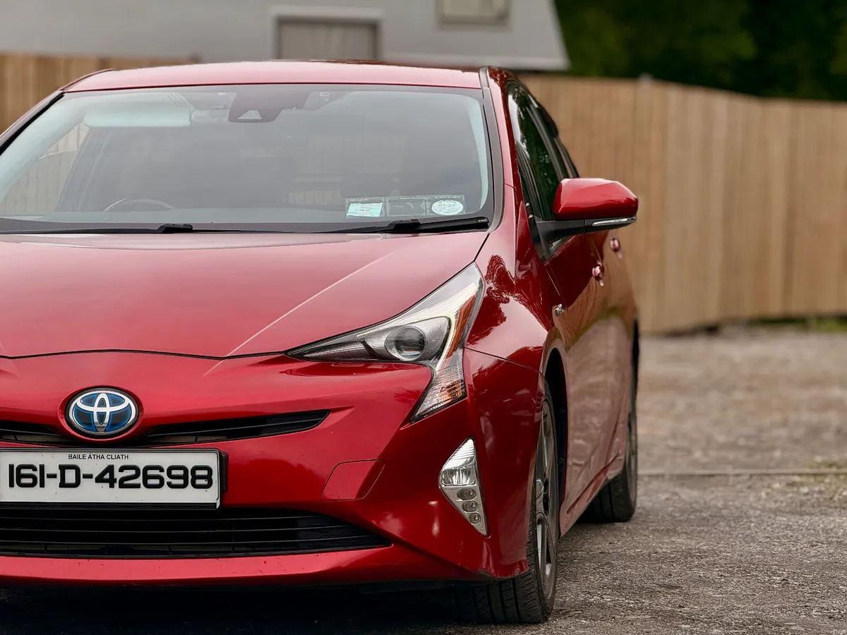 Toyota Prius 2016 1.8 Hybrid Luxury Premium - Image 4