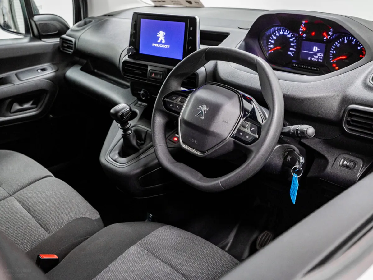 Peugeot Partner Pro Plus 1.5 Diesel 100HP - €19, 9 - Image 2