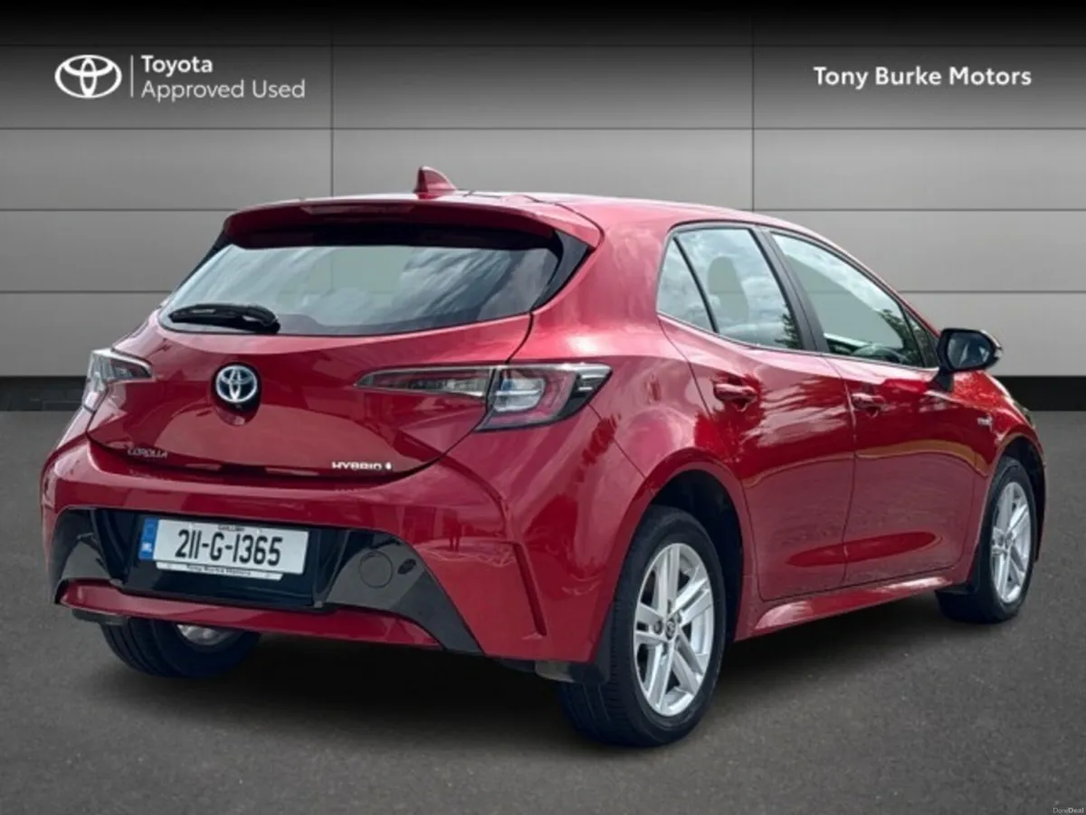 Toyota Corolla Hatchback 5dr Hybrid - Luna Edition - Image 2