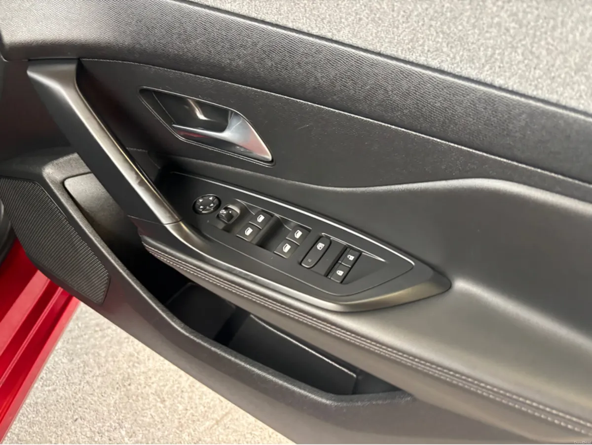 Peugeot 308 ACTIVE 1.2 130 AUTO 6.4 4DR Finance Av - Image 5