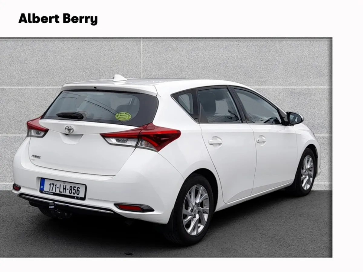 Toyota Auris 1.4 D-4D LUNA 4DR - Image 4