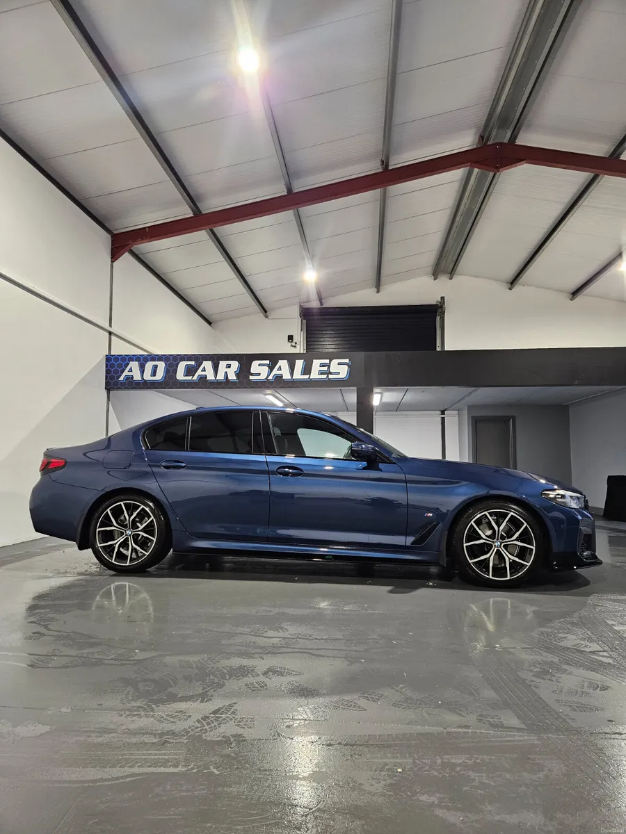 BMW 5-Series 2023 - Image 4
