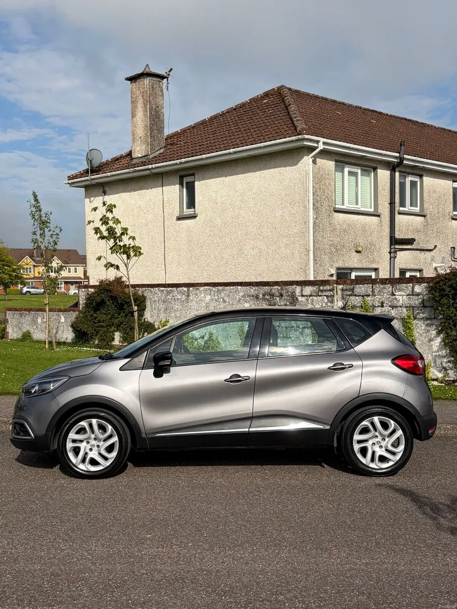 2015 Renault Captur Intense 1.5 dci - Image 2