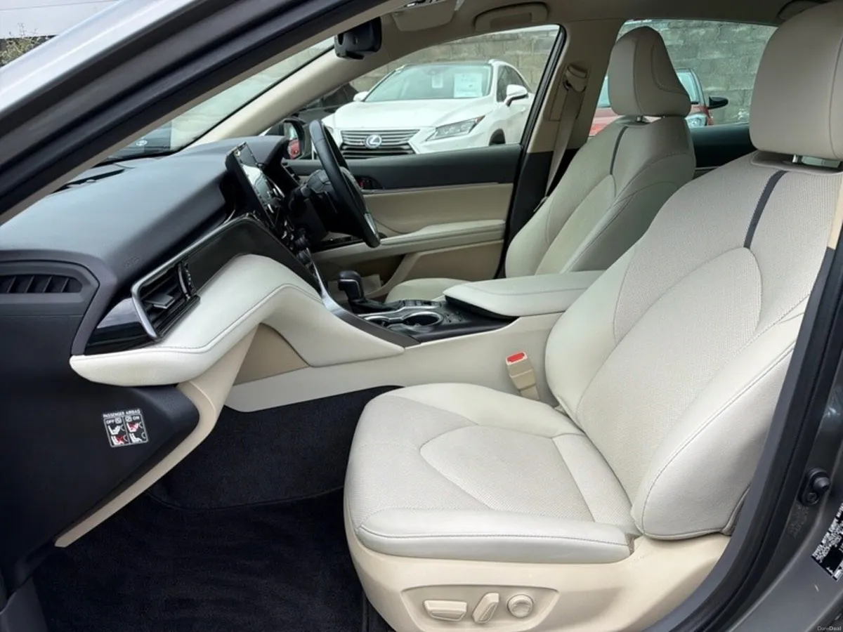 Toyota Camry HYBRID PLATINUM EDITION AUTO // FULL - Image 6