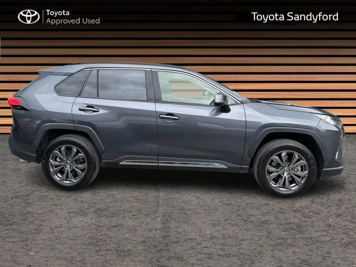 Toyota RAV4 HYBRID SOL // LEATHER HEATED SEATS // - Image 3