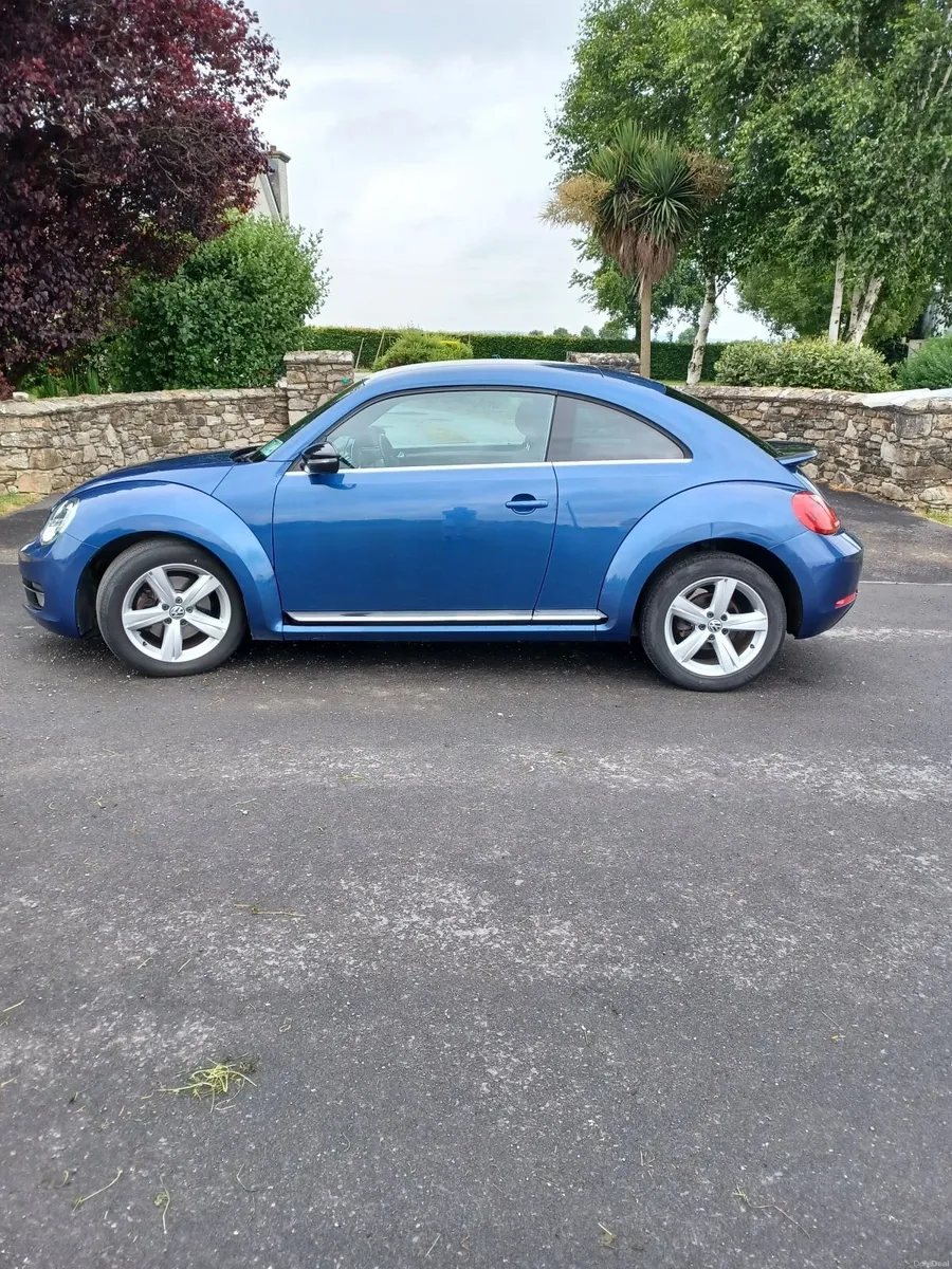 Volkswagen Beetle 2012 - Image 2