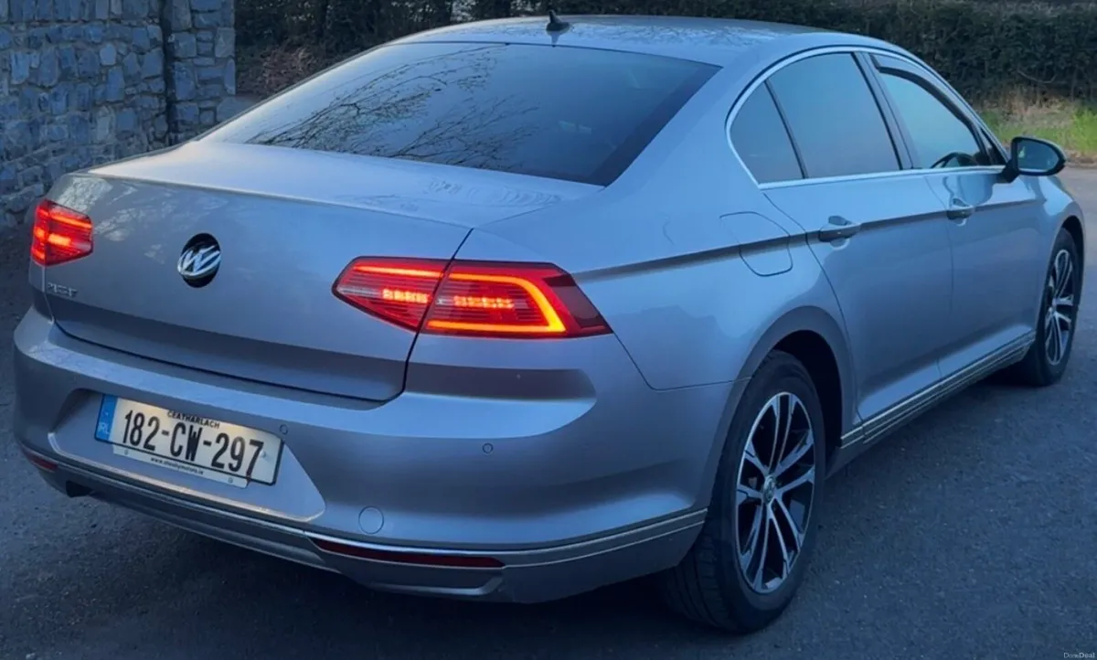 Volkswagen Passat - Image 6