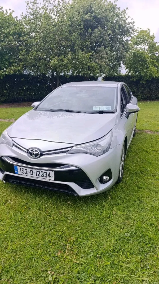 Toyota Avensis Luna 2015 - Image 1
