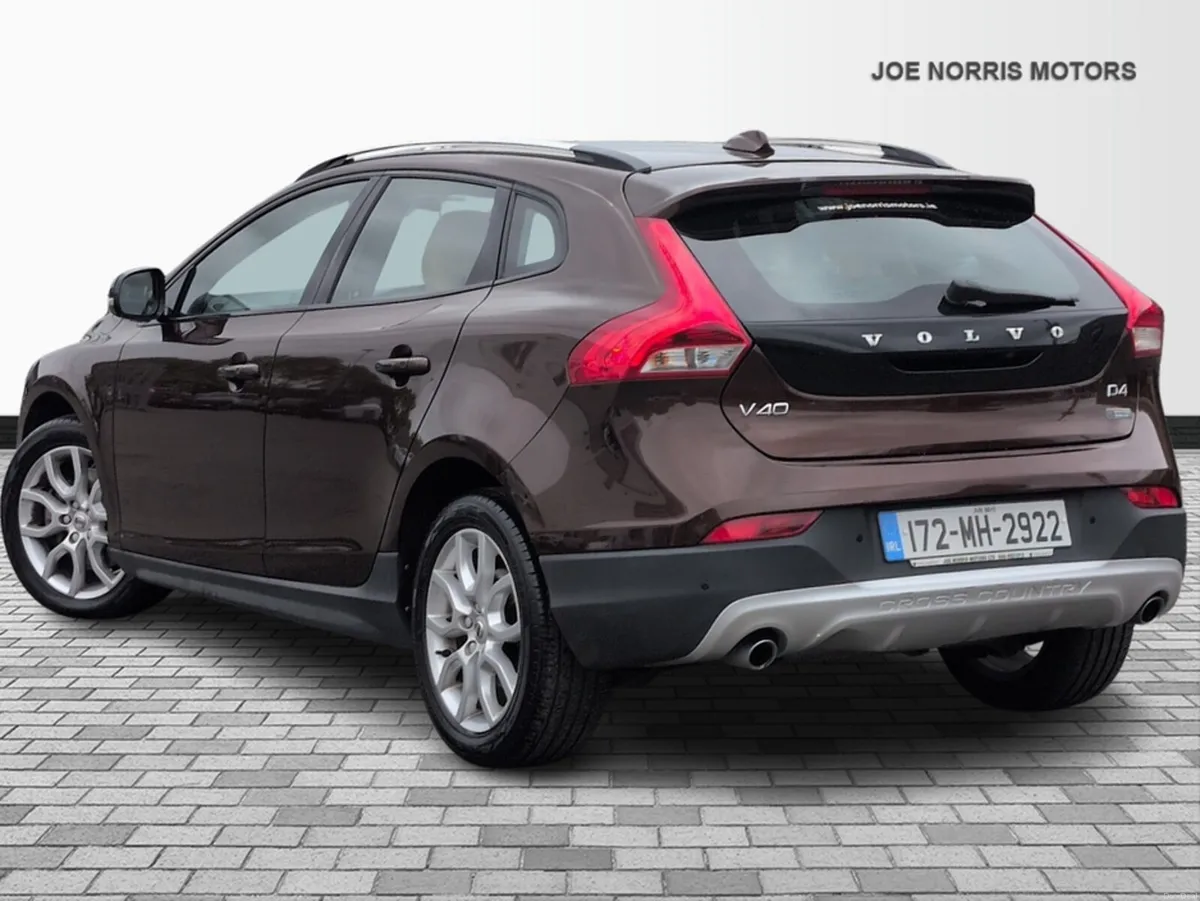 Volvo V40 2.0 Diesel Cross Country AUTO - Image 3
