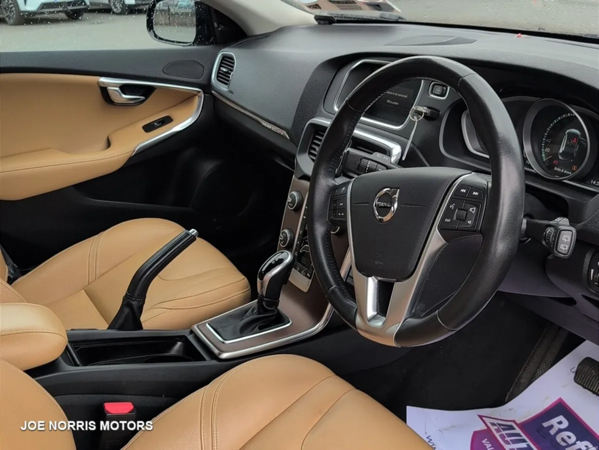 Volvo V40 2.0 Diesel Cross Country AUTO - Image 6