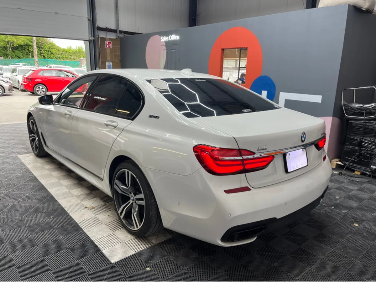 BMW 7-Series 2017 BMW 740E IPERFORMANCE M-SPORT 2. - Image 4