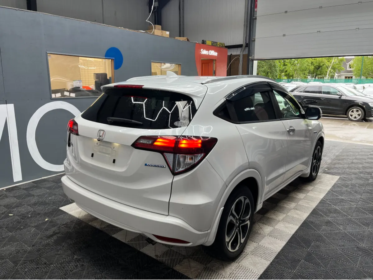 Honda Vezel 2016 HONDA VEZEL HYBRID Z 1.5 AUTOMATI - Image 2