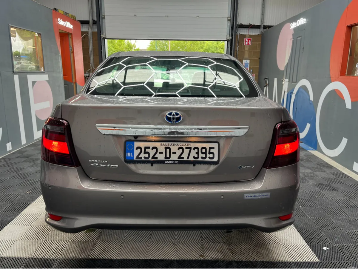 Toyota Corolla €25950 2025 TOYOTA COROLLA 1.5 AUTO - Image 3