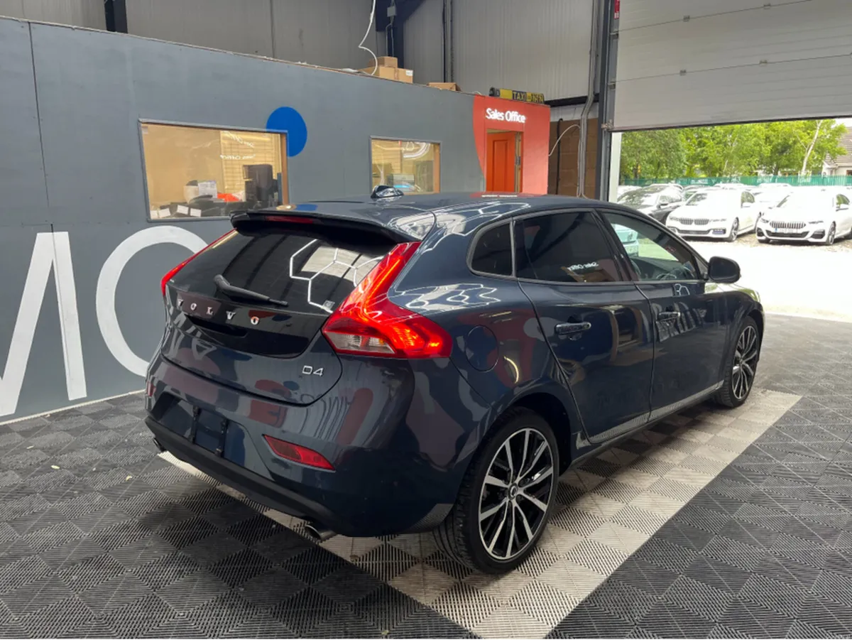 Volvo V40 €14950 2017 VOLVO V40 2.0 AUTOMATIC / CR - Image 2