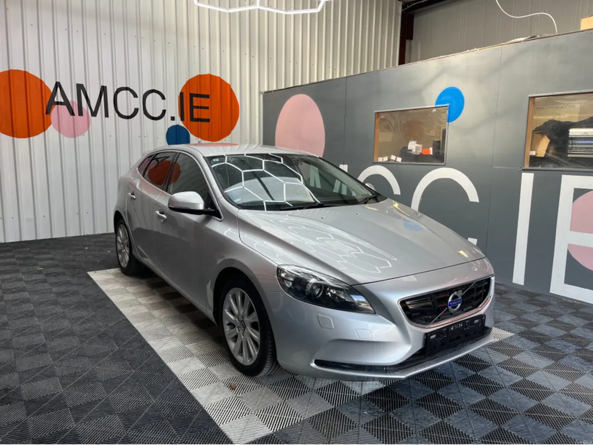 Volvo V40 €11950 2015 VOLVO V40 T4 1.6 AUTOMATIC / - Image 1