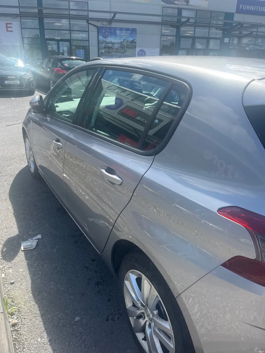 Peugeot 308 2019 - Image 3