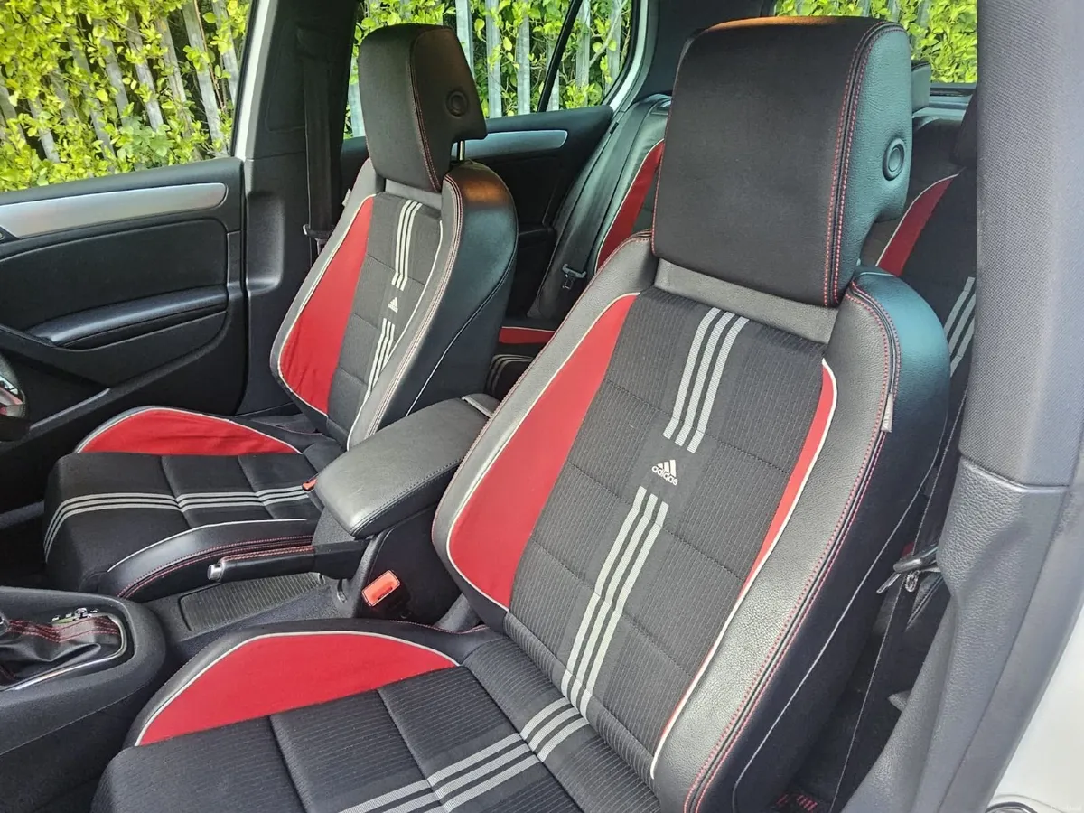 Volkswagen Golf 2009 - Image 4