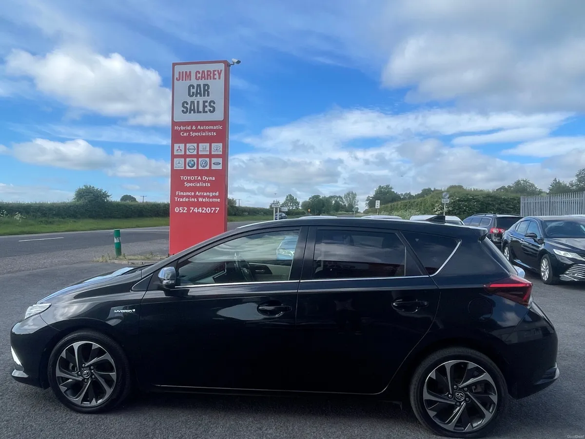 2017-1 Toyota Auris - Image 3