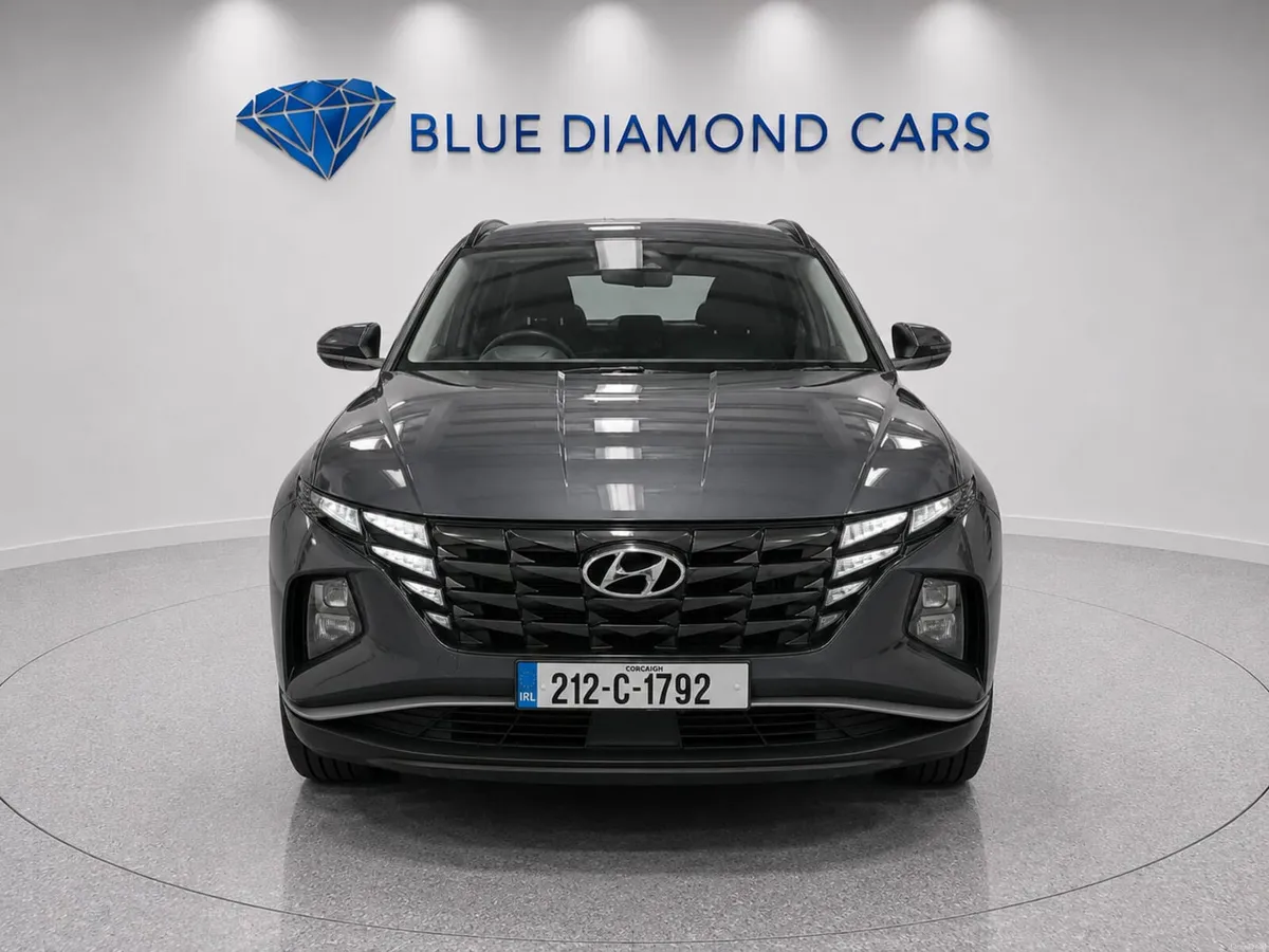 EXTREAMLY LOW MILEAGE 29,000 KM - 1 OWNER CAR 4WD - Image 2