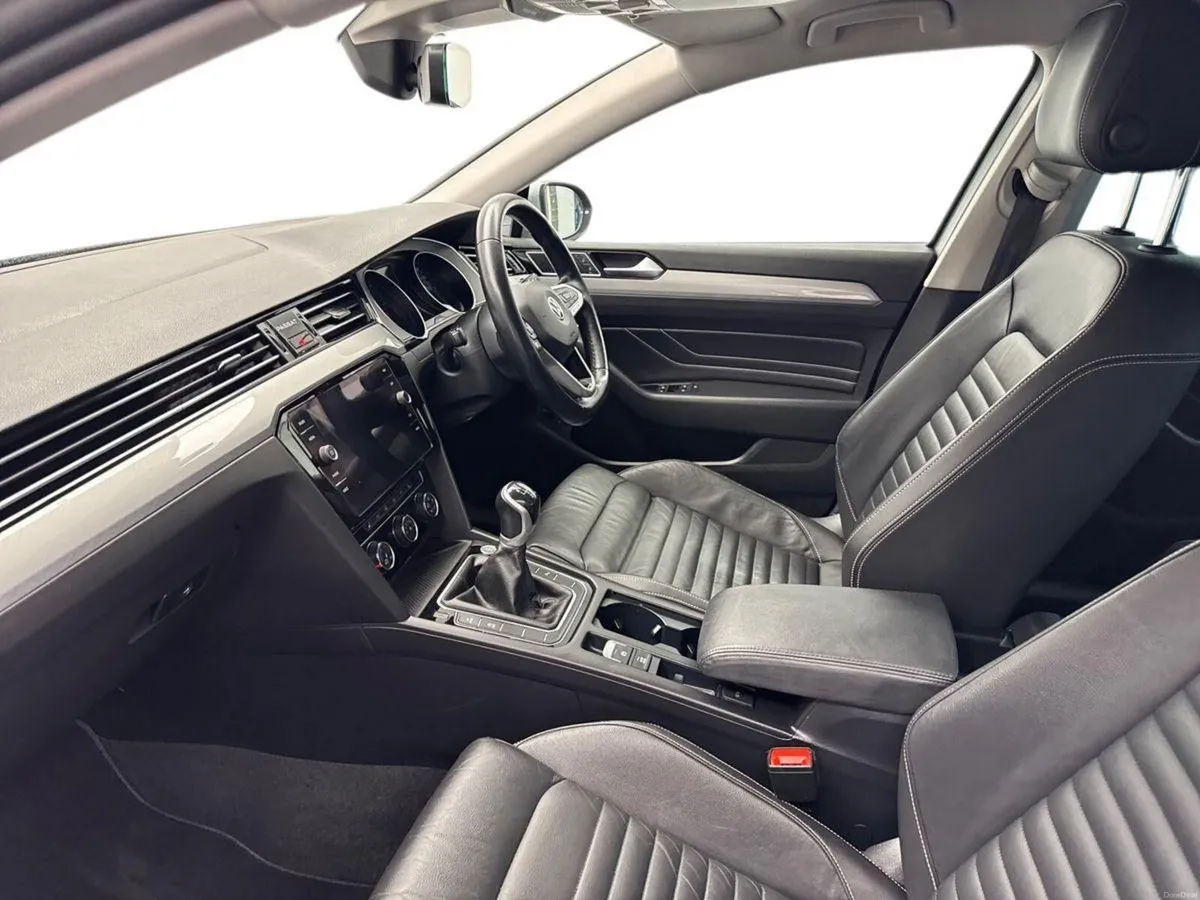 Volkswagen Passat 2.0TDI 150HP BUSINESS *JUST IN* - Image 3