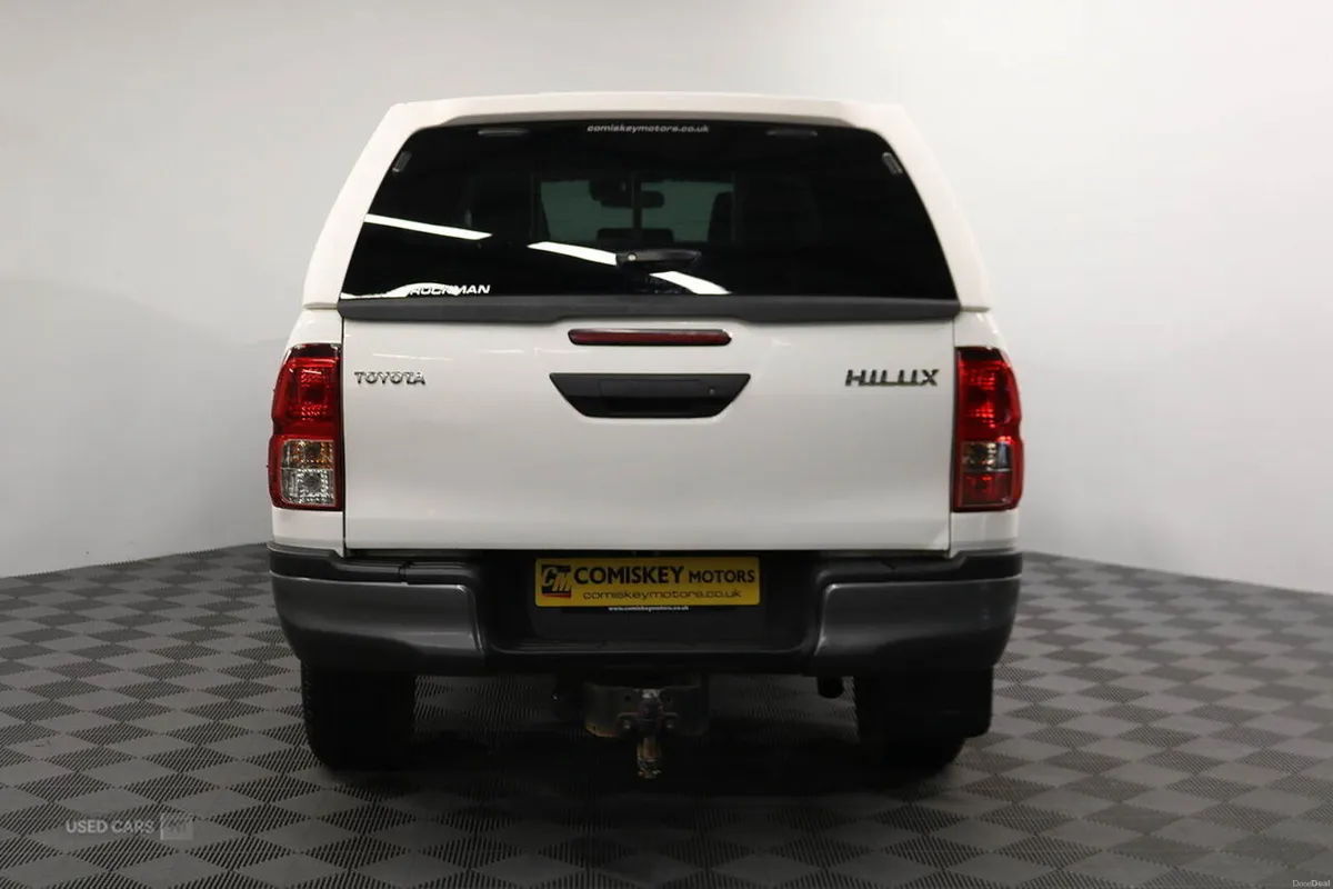 Toyota Hilux D-4D Active - Image 5