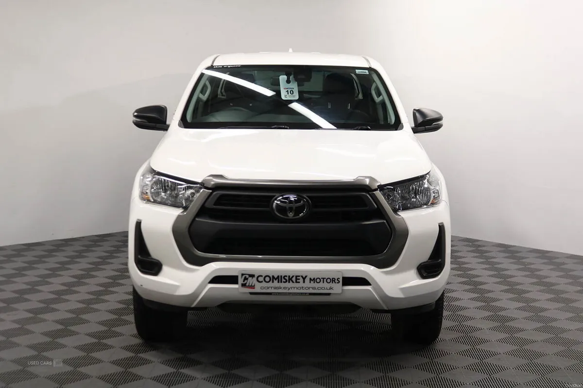 Toyota Hilux D-4D Active - Image 2