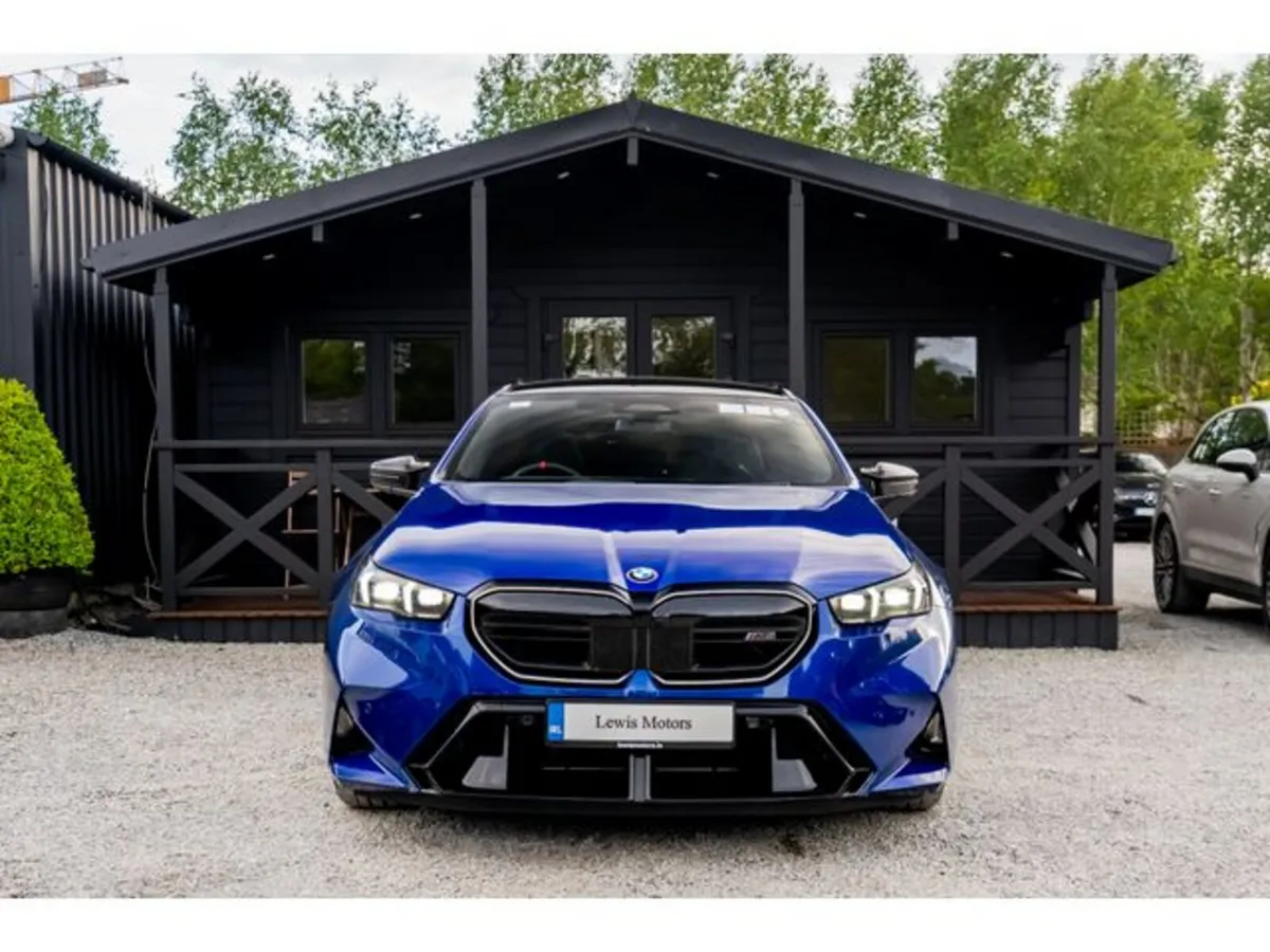 BMW M5 TOURING, HUGE SPEC, ULTIMATE PACK, M DRIVER - Image 2