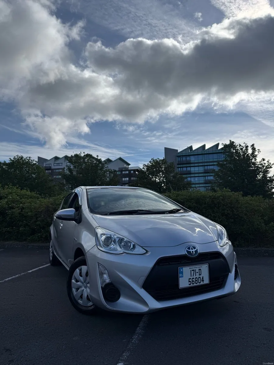 Automatic Toyota Aqua - Image 1