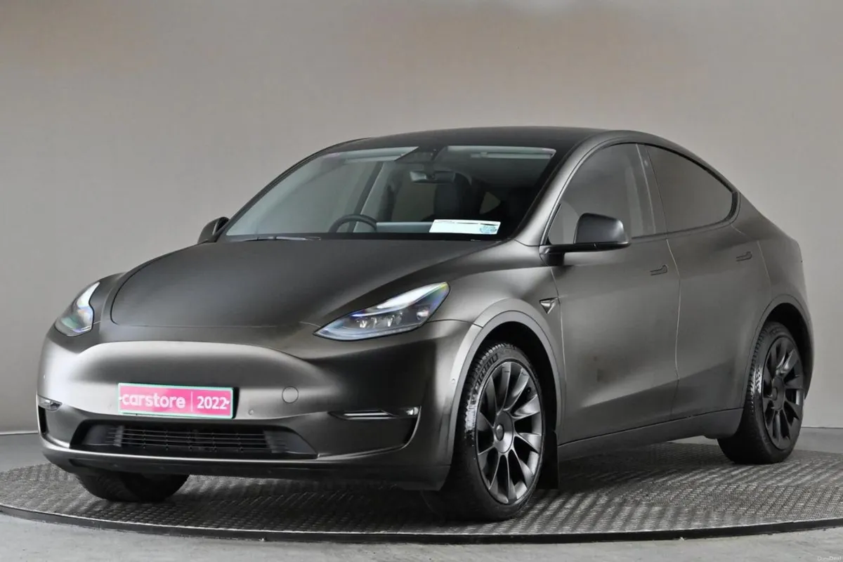 Tesla Model Y LONG RANGE AWD DUAL MOTOR **VINYL WR - Image 3