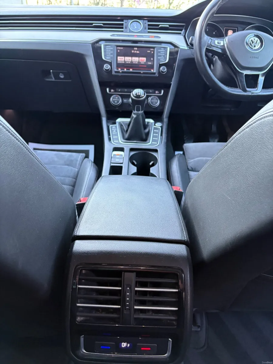 Volkswagen Passat 2016 - Image 4