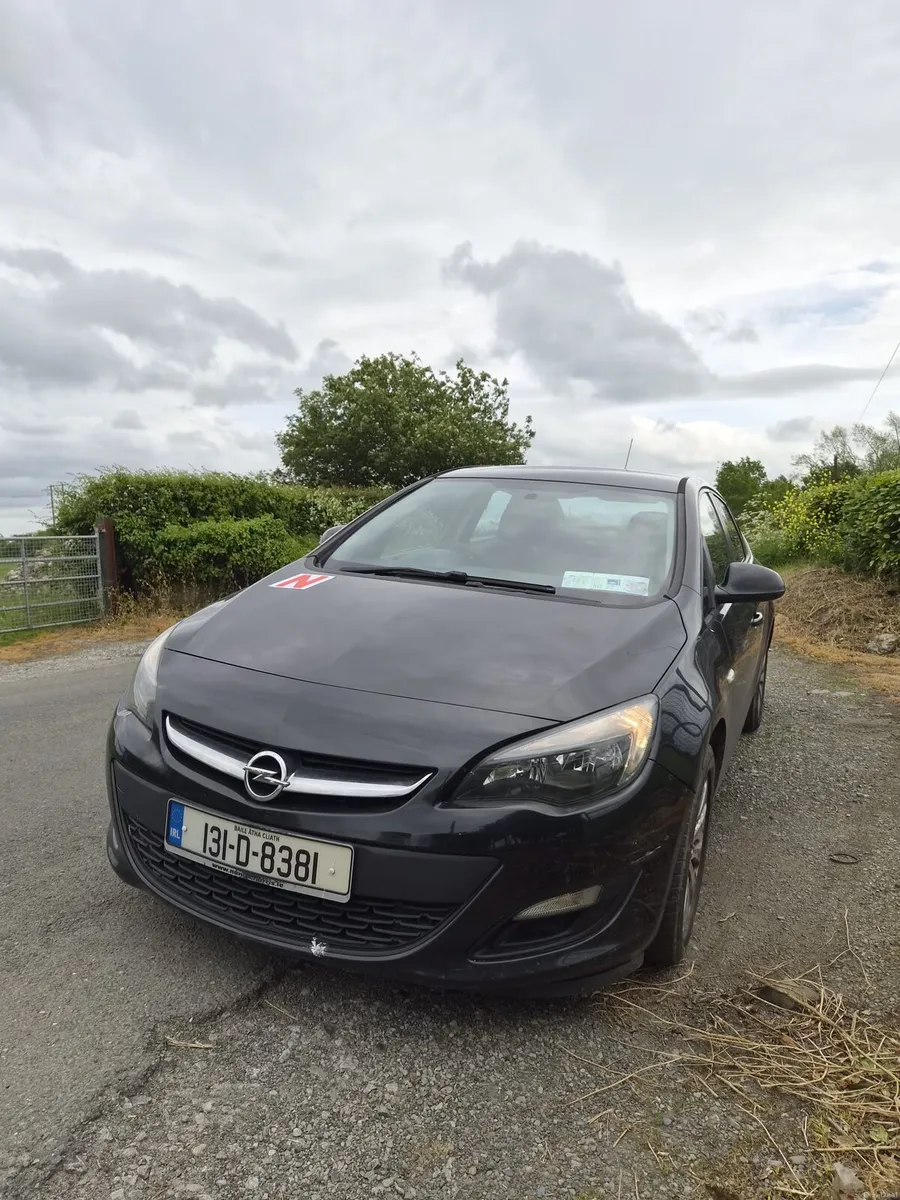 Opel Astra sedan 2013 New Nct - Image 2